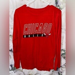 NBA men’s Chicago Bulls long sleeve t-shirt size medium​​​​​​​​​​​​​​​​​​​​​​​